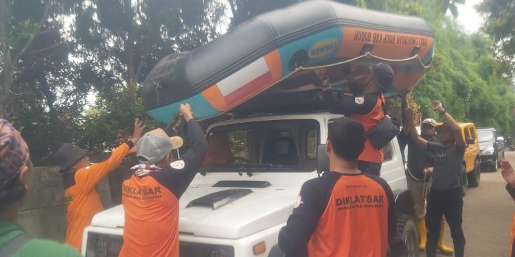 WMI Tembus Lokasi Banjir Belum Terjamah Bantuan di Tangerang