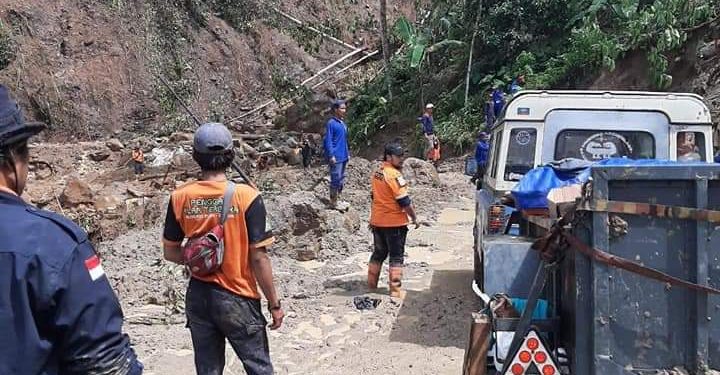 WMI Berusaha Tembus 4 Desa Terisolir di Bogor Barat