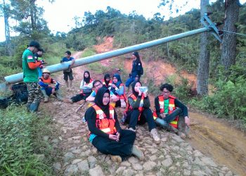 50 Hari Warga Cileuksa-Bogor Masih Krisis Listrik