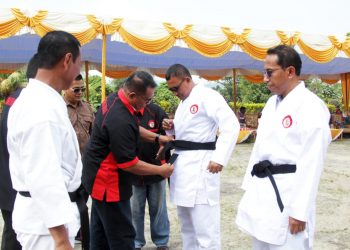 Pimpin Forki Tanah Datar, Dandim Edi S Harahap Dianugerahi Sabuk Hitam Kehormatan