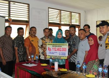 Sumbangan Donatur Diserahkan, Korban Bencana Alam Padang Laweh Malalo Terima Bantuan