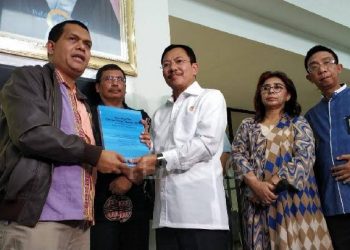 Buku Langsung Dari Cina Mengenai Cara Penanganan Corona Diterima Kemenkes