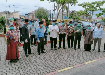 Walikota Solok Pimpin Penyemprotan Disinfektan