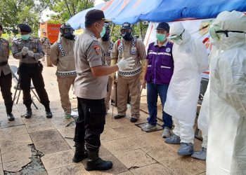 Positif Satu Terpapar COVID-19, Tim Gugus Tugas Tanah Datar Lakukan Penyemprotan Intensif