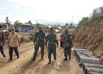 TNI Manunggal Bangun Jalan Di Panyalaian, Tim Wasev Turun Tinjau Lokasi