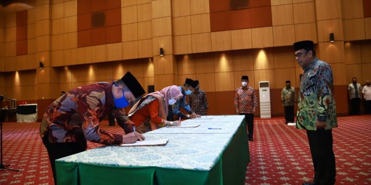 Dilantik Menag RI Fachrul Razi, Dr. Marjoni Imamora, M.Sc Resmi Pimpin IAIN Batusangkar