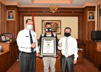 Membanggakan, Alumni IAIN Batusangkar Itu Raih Rekor MURI