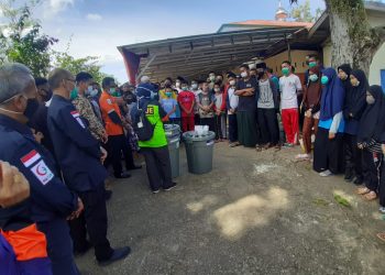 WMI Solok Raya Bagikan Media BUDIKDAMBER Gratis ke Pondok Pesantren