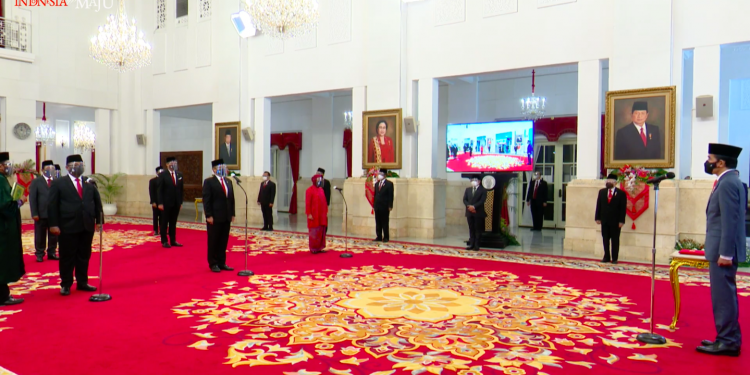 Presiden Jokowi Melantik Menteri dan Wamen Kabinet Indonesia Maju