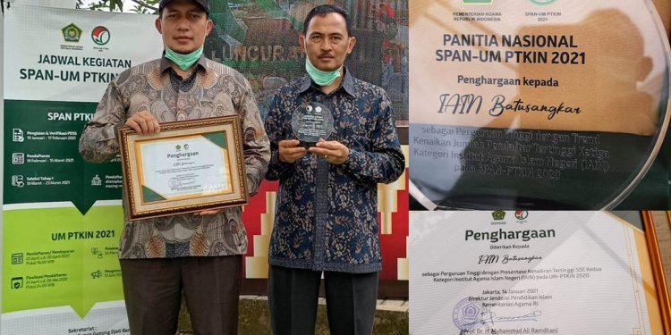 Raih Dua Penghargaan Sekaligus, IAIN Batusangkar Siap Menjadi Perguruan Tinggi Pilihan di Sumatera Barat