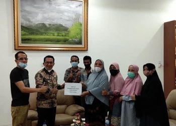Hindari Terjerat Rentenir, Pedagang Pasar Pabukoan Batusangkar Dapat Pinjaman Modal