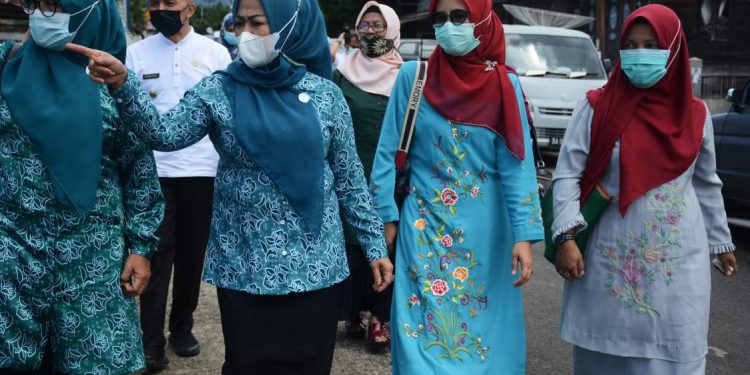 Lomba Gerak PKK 2021, Ketua TPPKK Tanah Datar Tinjau Langsung Nagari Gurun