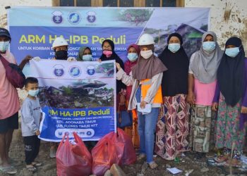 Paket Bantuan ARM HA-IPB Disalurkan ke Adonara Timur, NTT