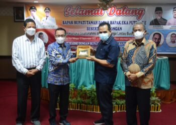 Bertemu Dengan Perantau IKLB Kota Batam, Bupati Eka Putra  Ajak Berdiskusi Bangun Kampung Halaman