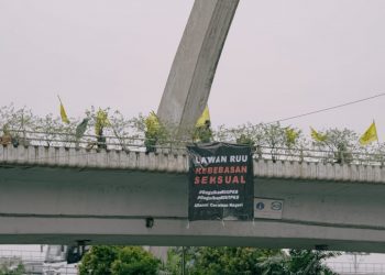 Pasang Spanduk di Pancoran, ACN Protes Kebebasan Seksual