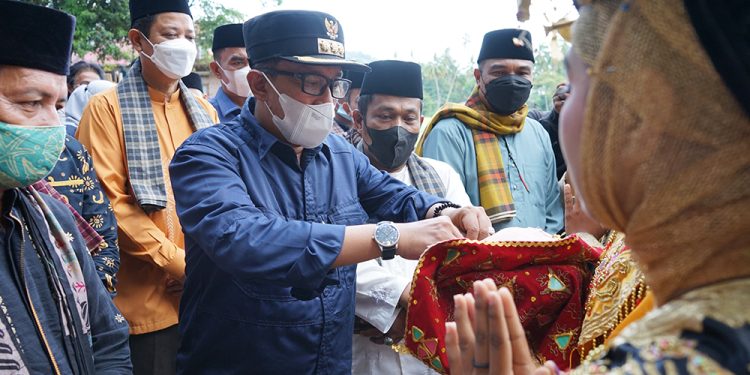 Bupati Eka Putra Resmikan Sasaran Silek Langkah Ampak Junguik Sati Nagari Batu Taba