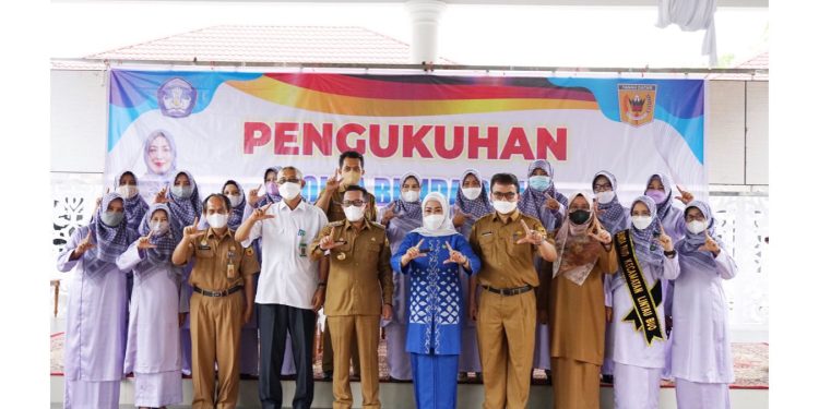 Bupati Tanah Datar Eka Putra Kukuhkan Pokja Dan Bunda PAUD Kecamatan