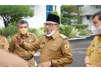 Usai Apel Gabungan Dipenghujung Tahun, Bupati Eka Putra Langsung Diskusi Dengan Kepala OPD