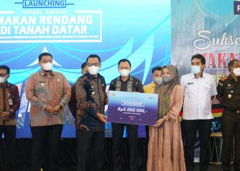 Di Tanah Datar MAKAN RENDANG, Bisa Basmi Rentenir
