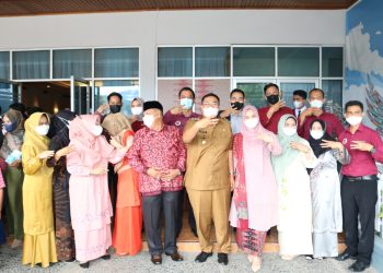 Di Bulan Penuh Berkah, Emersia Group Santuni Disabilitas Tanah Datar