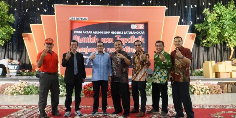 Alumni SMPN 2 Batusangkar Lintas Angkatan Reuni Akbar
