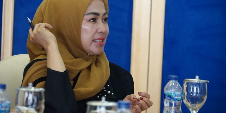 Ny. Lise Eka Putra, Petani Milenial Harus Bisa Jadi Inisiator Dan Motivator Masyarakat Optimalisasi Lahan Pekarangan