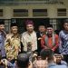 Sandang Gelar Dt Rajo Basa, Wamenaker RI Afriansyah Noor Dipasangkan Saluak Dan Keris