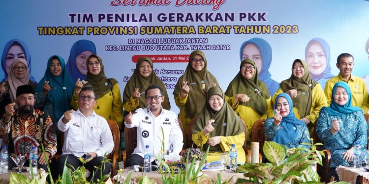 Siap Menjadi Yang Terbaik, Gerakan PKK Nagari Lubuak Jantan Lintau Buo Utara Dinilai Tim Provinsi