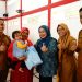 Upaya Cegah Stunting, Tim Penggerak PKK Tanah Datar Bagikan Sembako