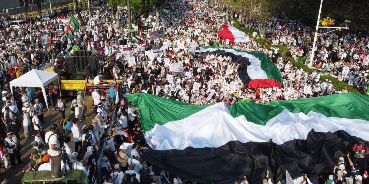 Ribuan Massa Bela Palestina Kepung Kedubes AS Jakarta