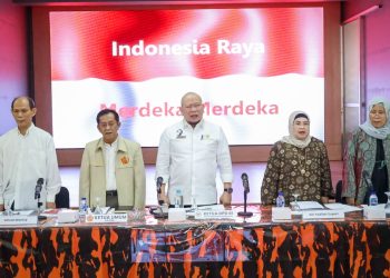 Ketua DPD RI dan Dewan Presidium Konstitusi Rapat Konsolidasi Terkait Maklumat Desakan Sidang MPR