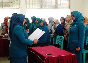 Dilantik Ny. Lise Eka Putra, Ny. Sari Muhammad Yahya Resmi Menjadi Ketua TPPKK Kecamatan Rambatan