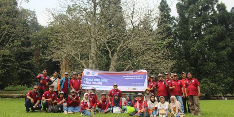 ARM HA IPB Gelar Pelatihan Team Building untuk Soliditas