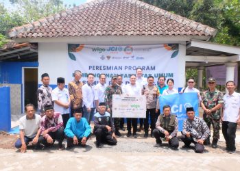 JCI Jakarta, Golden Straw, dan Resolve Asia Bangun Sumur Bor dan MCK untuk 1.000 Warga Ngawi