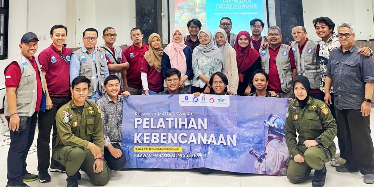 Relawan Mahasiswa IPB dan ARM HA-IPB Gelar Pelatihan Kebencanaan