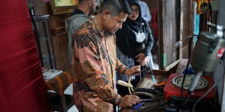 Modal Nekat Pria Asal Malang Jadi Raja Perak