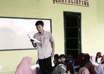 Perjuangan Guru Asal Palu, Tuntaskan Wajib Belajar 12 Tahun Belajar