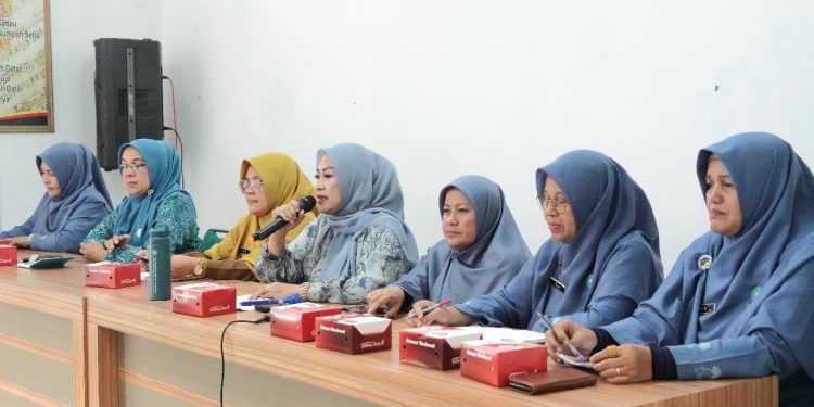 Ny. Lise Eka Putra, Pentingnya Administrasi PKK