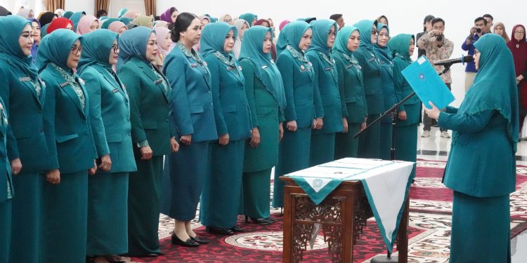 Dilantik Ketua TPPKK Provinsi, Ny. Lise Eka Putra Kembali Jabat Ketua TPPKK Tanah Datar