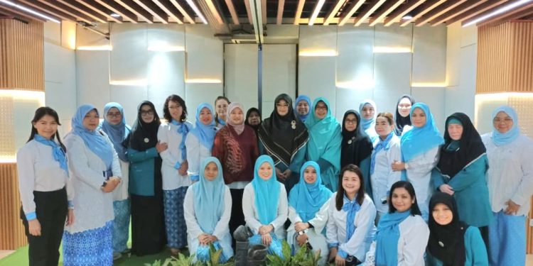 PP Muslimat Dewan Dakwah Sambut Menteri Pendidikan Malaysia