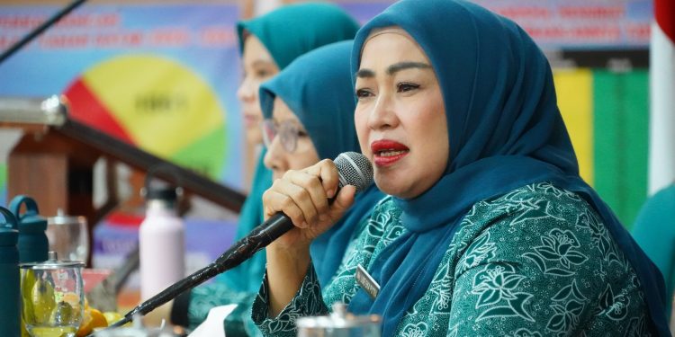 Ketua TPPKK Ny. Lise Eka Putra, Perempuan Limpapeh Rumah Nan Gadang