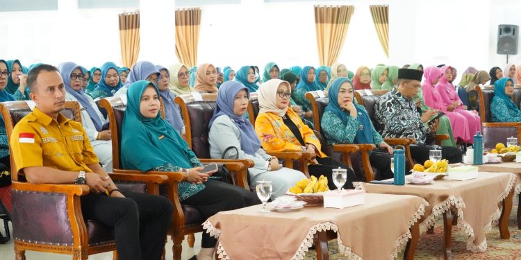 Ketua TPPKK Tanah Datar Ny. Lise Eka Putra, Tantangan Mendidik Anak Diera Digital