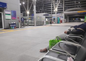 Stasiun Cikarang Tidak Ramah Lansia, Balita, Ibu Hamil!