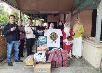 SMAN6KO Bengkulu 2002 Serahkan “Susu Gadis” Rp 10 Juta Untuk Korban Kebakaran Pengantungan